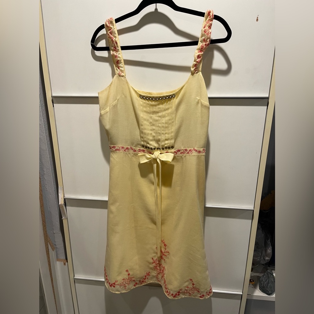 LARGE BETSEY JOHNSON YELLOW W/ pink embroidery summer dress